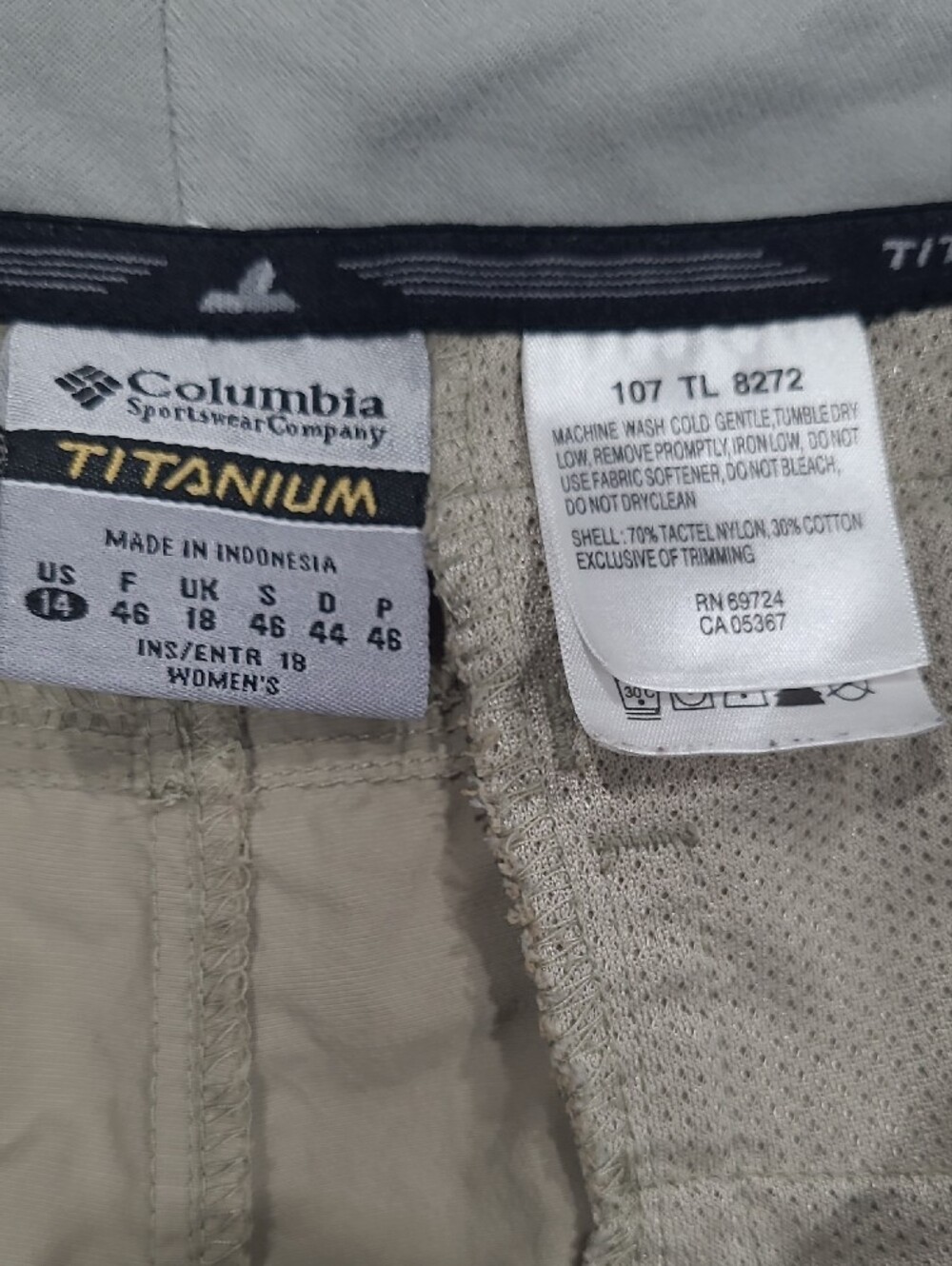 COLUMBIA Titanium Beige Cargo Capri Shorts Sz 14 OMNI DRY Zipper Pocket 36"waist - Picture 13 of 16